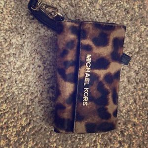 Michael kors wristlet